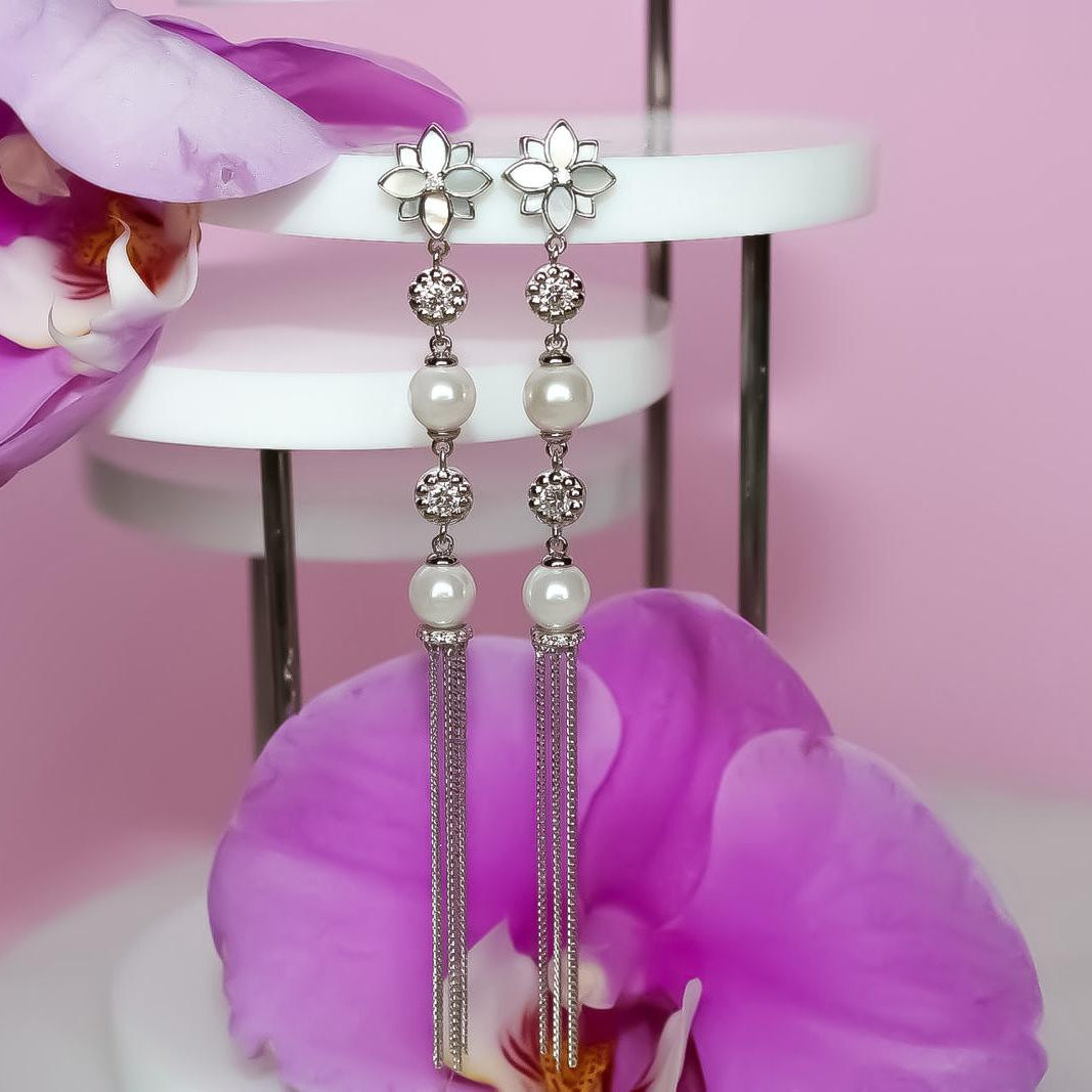 Clematis Glamor Silver Dangling Pearl Earrings
