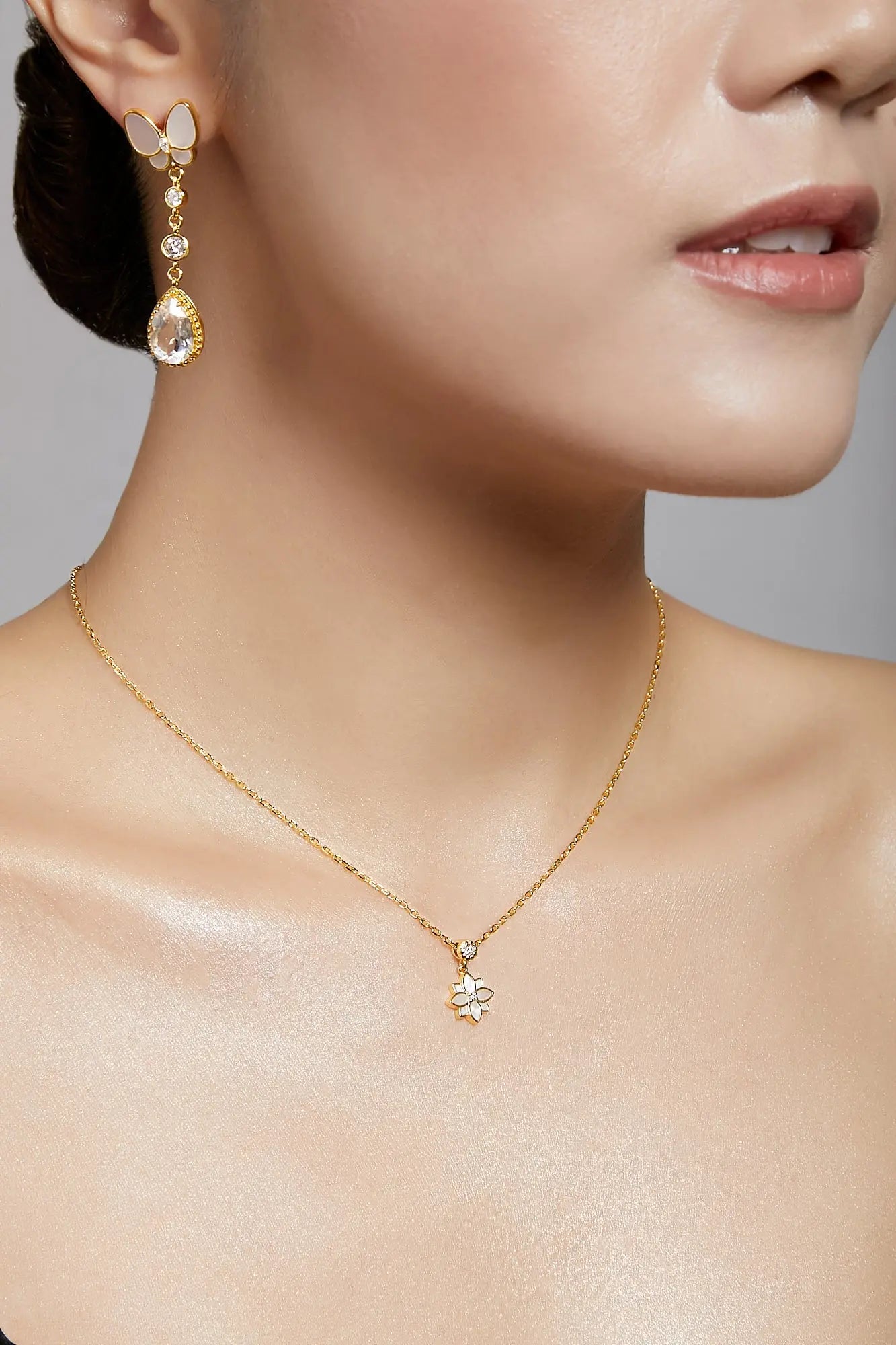 Clematis Mini Glamor Yellow Gold Necklace Dryden Jewelry
